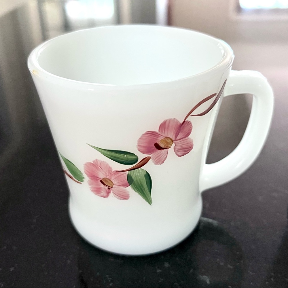 Vintage Fire King Hand Painted Peach Blossom Mugs (Set of 4) Excellent Condition - Picture 4 of 16